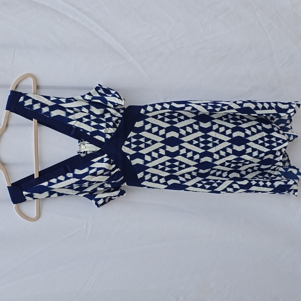 Eclair women L‎ sleeveless dress open waistband cutout v-neck printed blue